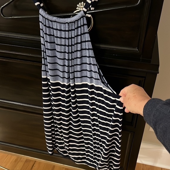 Max‎ Studio Halter Top - Picture 5 of 7